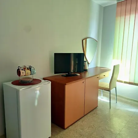 House Dimitrovi בית הארחה